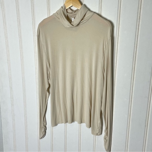 Fabletics Jess Long-Sleeve Turtleneck Top 200 - Picture 3 of 9